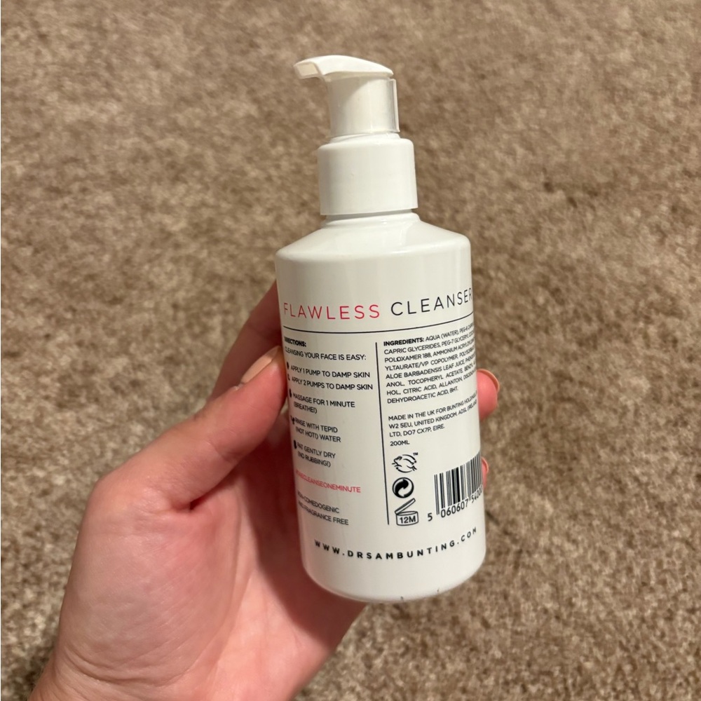 Flawless Cleanser - White - Picture 6 of 6